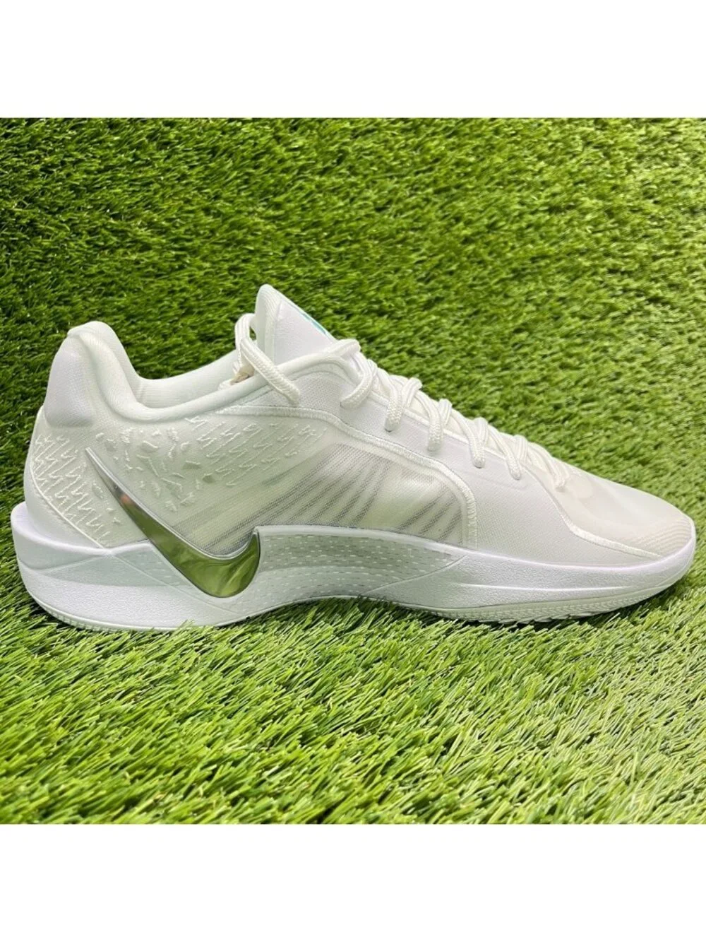 Nike Sabrina 2 White Silver Womens Size 15 Mens 13.5 Basketball Shoes Sneakers